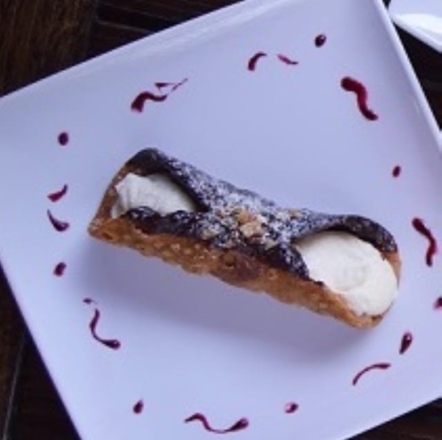 Cannoli.