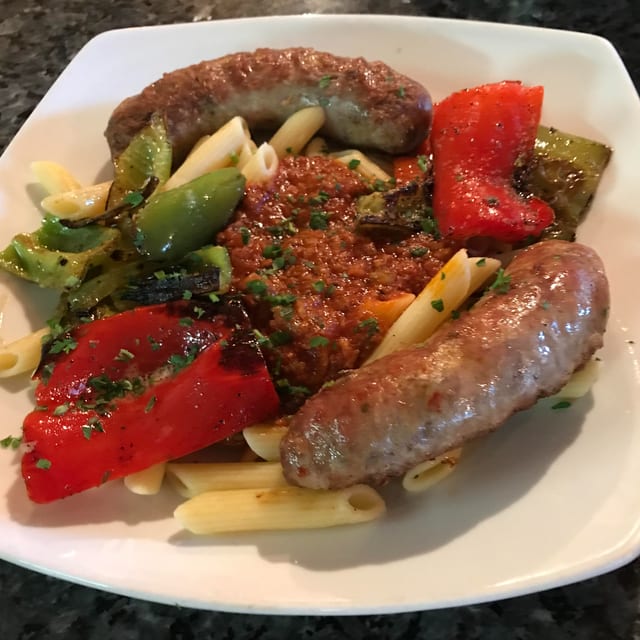 Pasta with Sausage & Bell Peppers - Tray for 10 people.