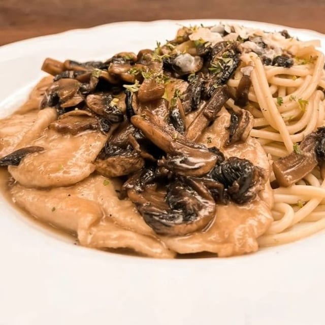  Chicken Marsala with Pasta - Tray for 10 people.