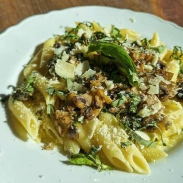 Pasta with Mushrooms & Olive Oil.